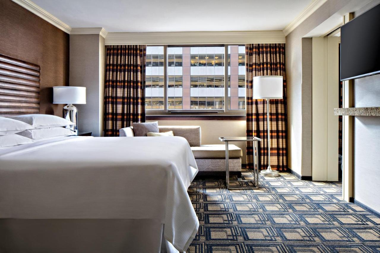 Executive Corner Suite